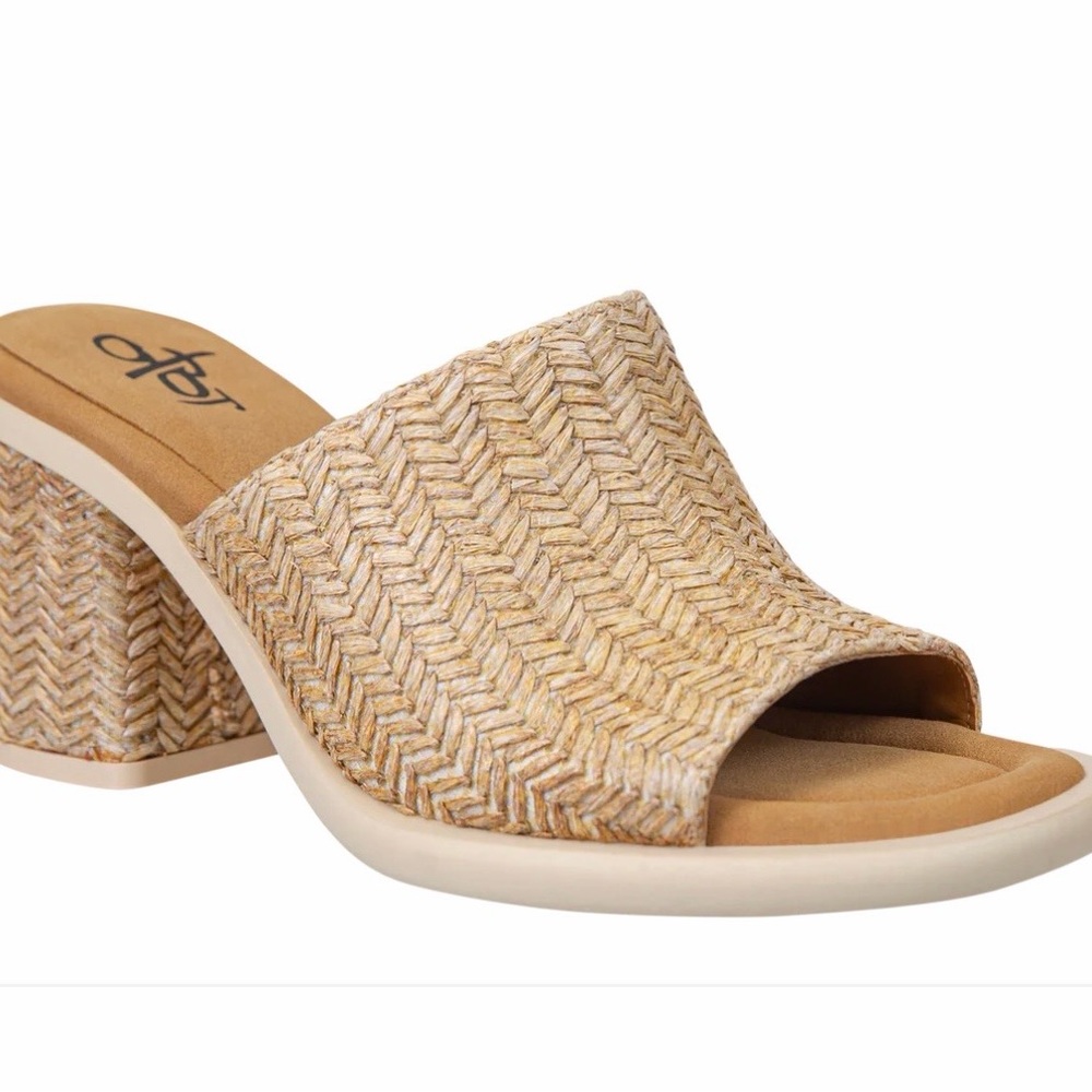 OTBT Beige Raffia Sandal